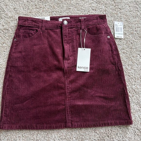 Kensie Jeans Women’s Corduroy High Rise Skirt - Rich Burgundy. NWT. Size 0/25 - Picture 1 of 4